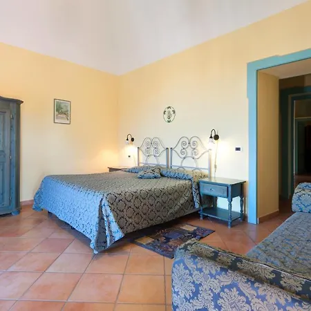 アグリトゥーリズモ ラ ジネストラ ファームステイ *