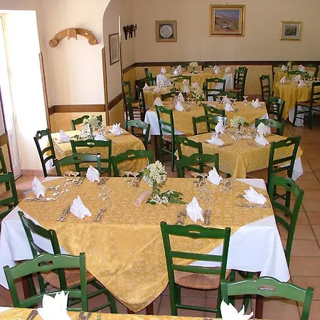 Agriturismo La Ginestra Farm stay *